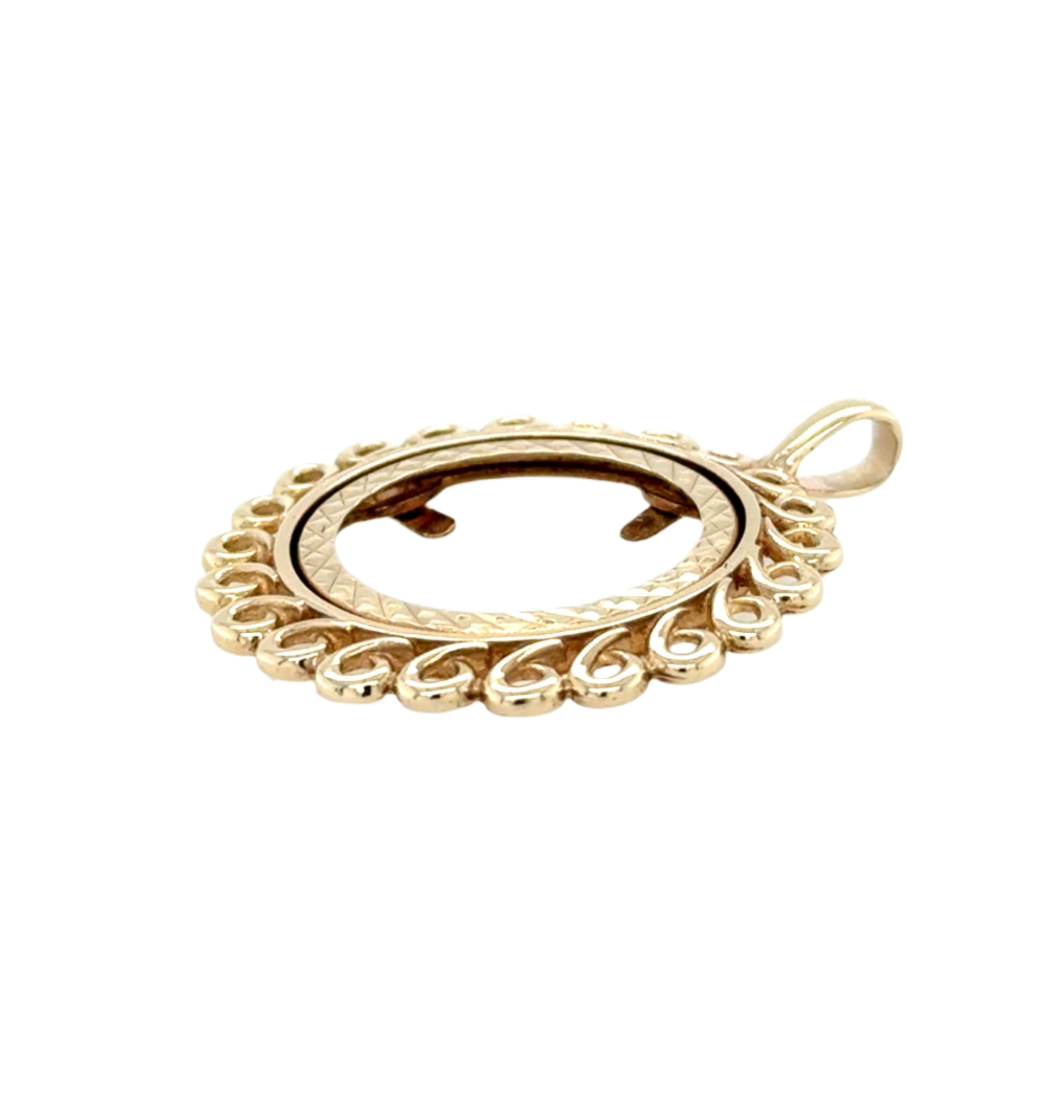 9ct Yellow Gold Half Sovereign Pendant Mount - 4.04g